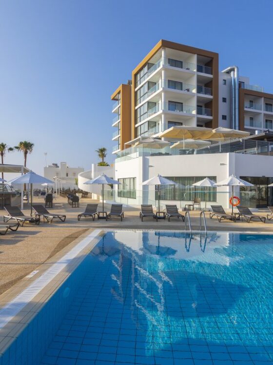 Leonardo Crystal Cove Hotel & Spa 4*